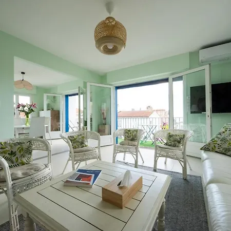 Les Semis - Superbe Vue Avec Jardin